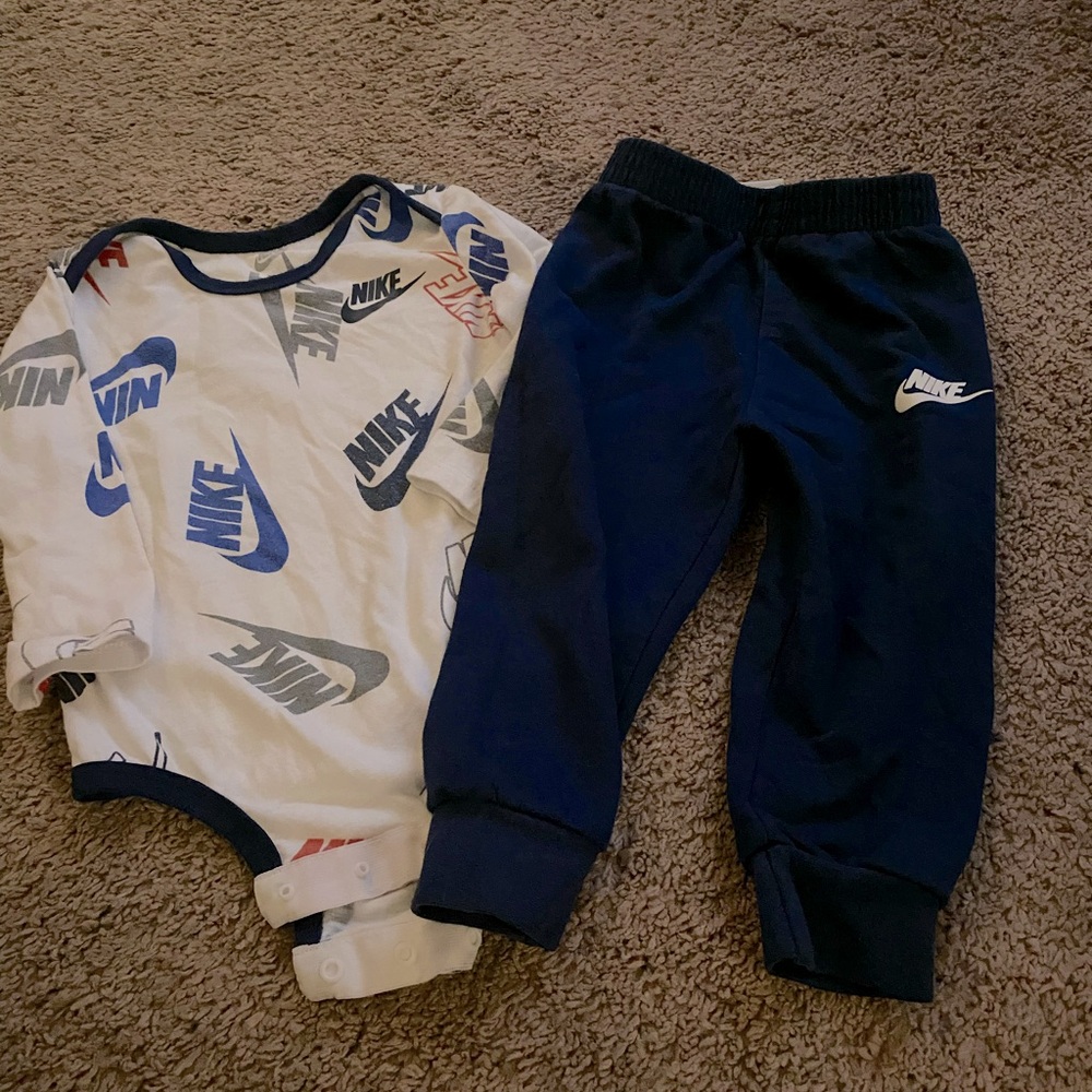 Two piece baby boy Nike outfit 💙